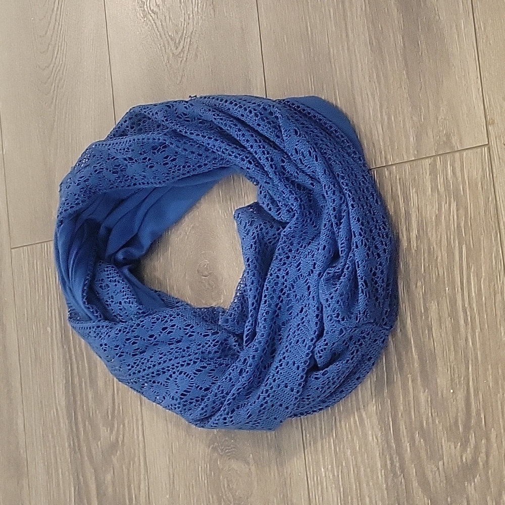 NO BOUNDARIES Blue Infinity Scarf